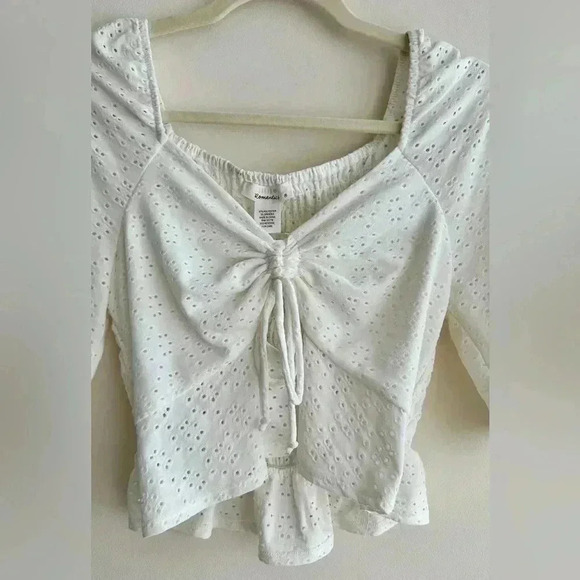 Urban Romantics Eyelet Lace Peplum Crop Top, Size Medium - Picture 4 of 16